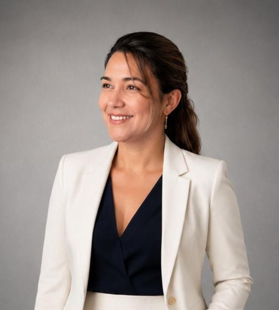 Sara Valentina Cano — Contadora Pública · Especializada en Finanzas e IA, fundadora de Numia